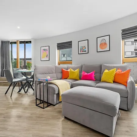 Central Apartment With Balcony & Secure Parking Manchester Extérieur photo
