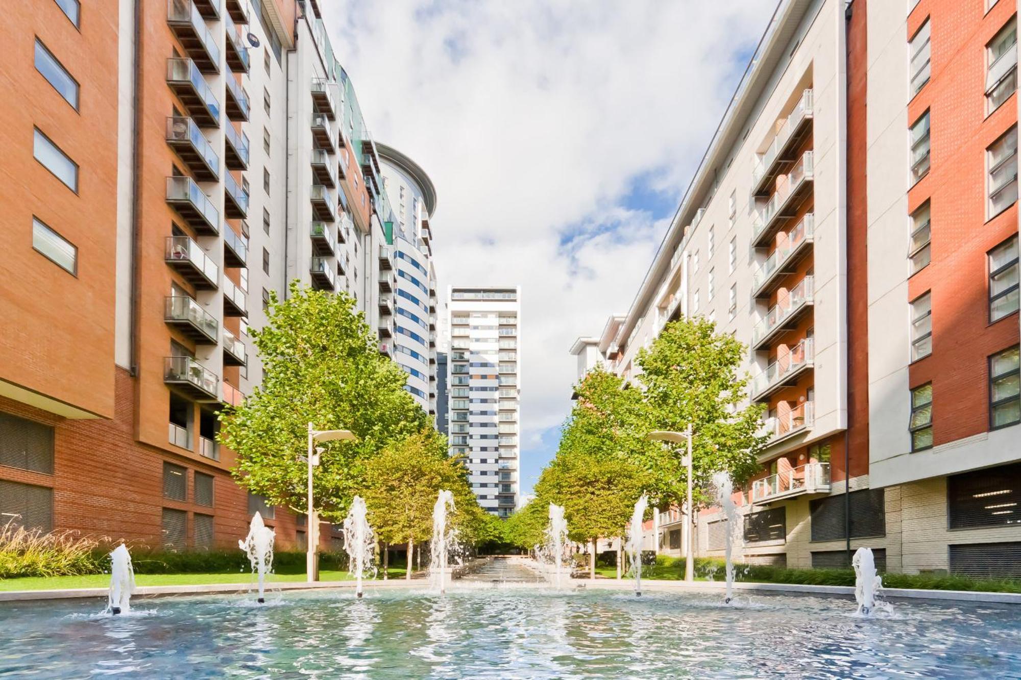 With Balcony & Secure Parking Apartamento Manchester