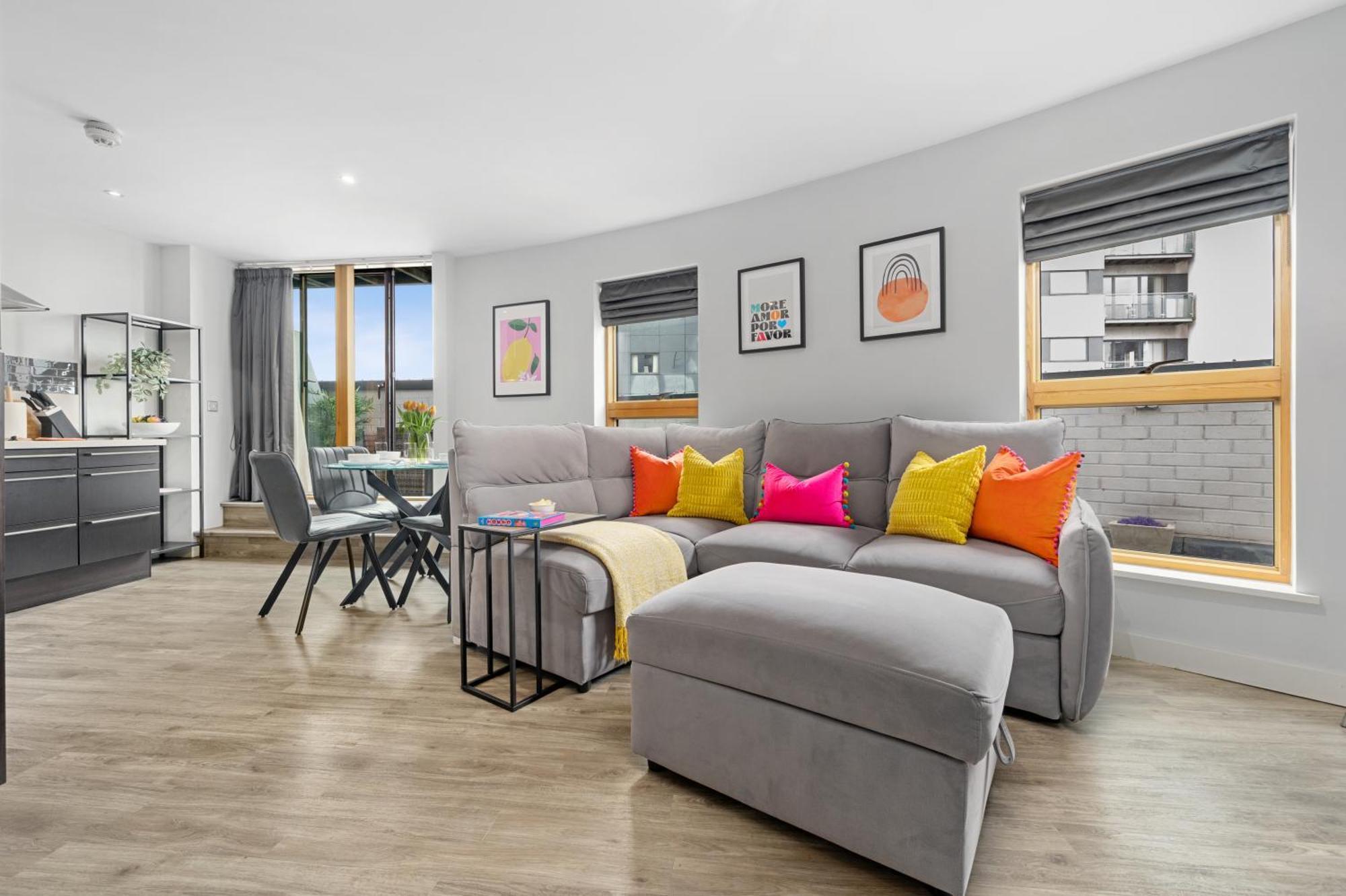Apartamento With Balcony & Secure Parking *