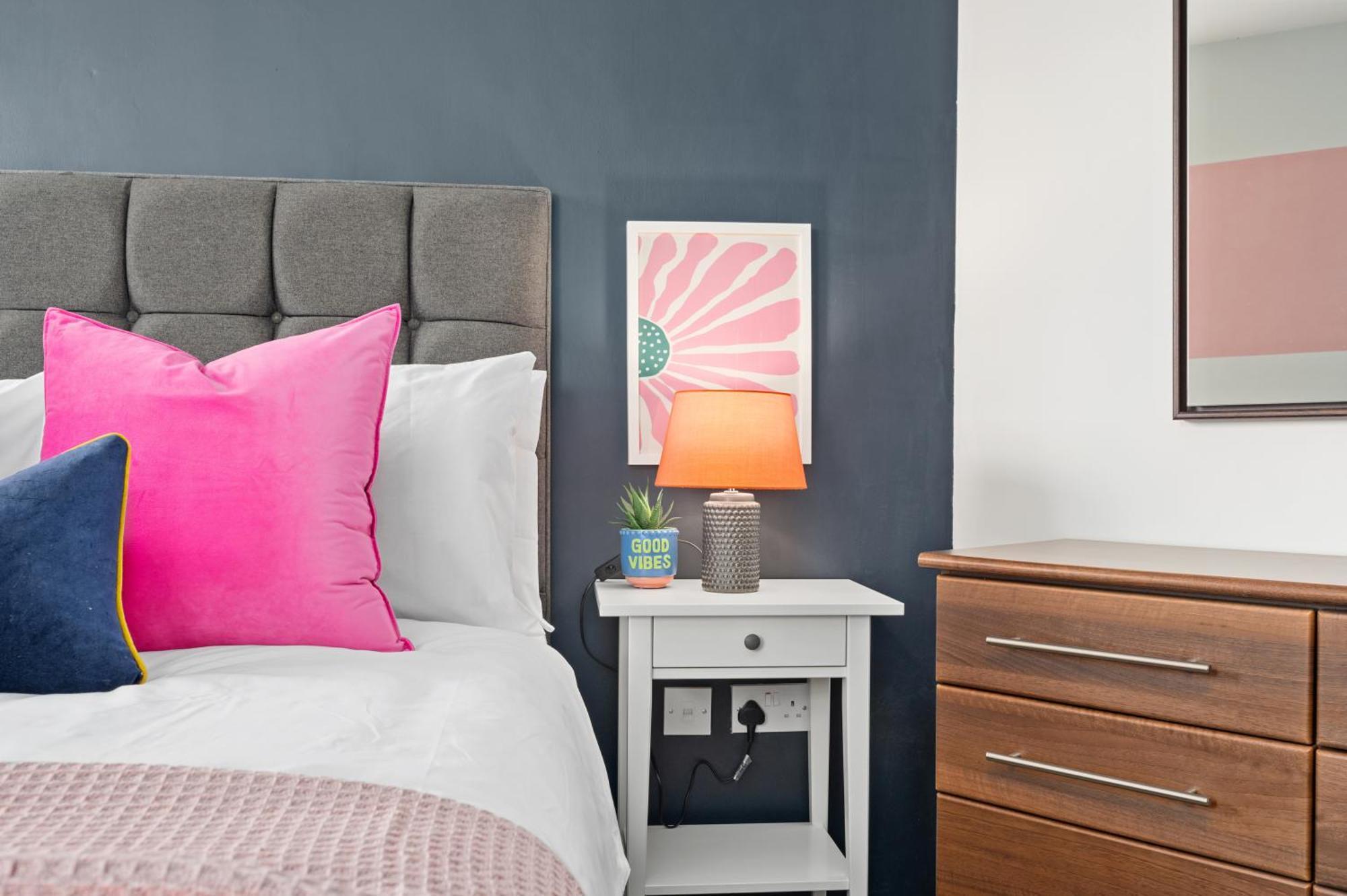 With Balcony & Secure Parking Apartamento Manchester