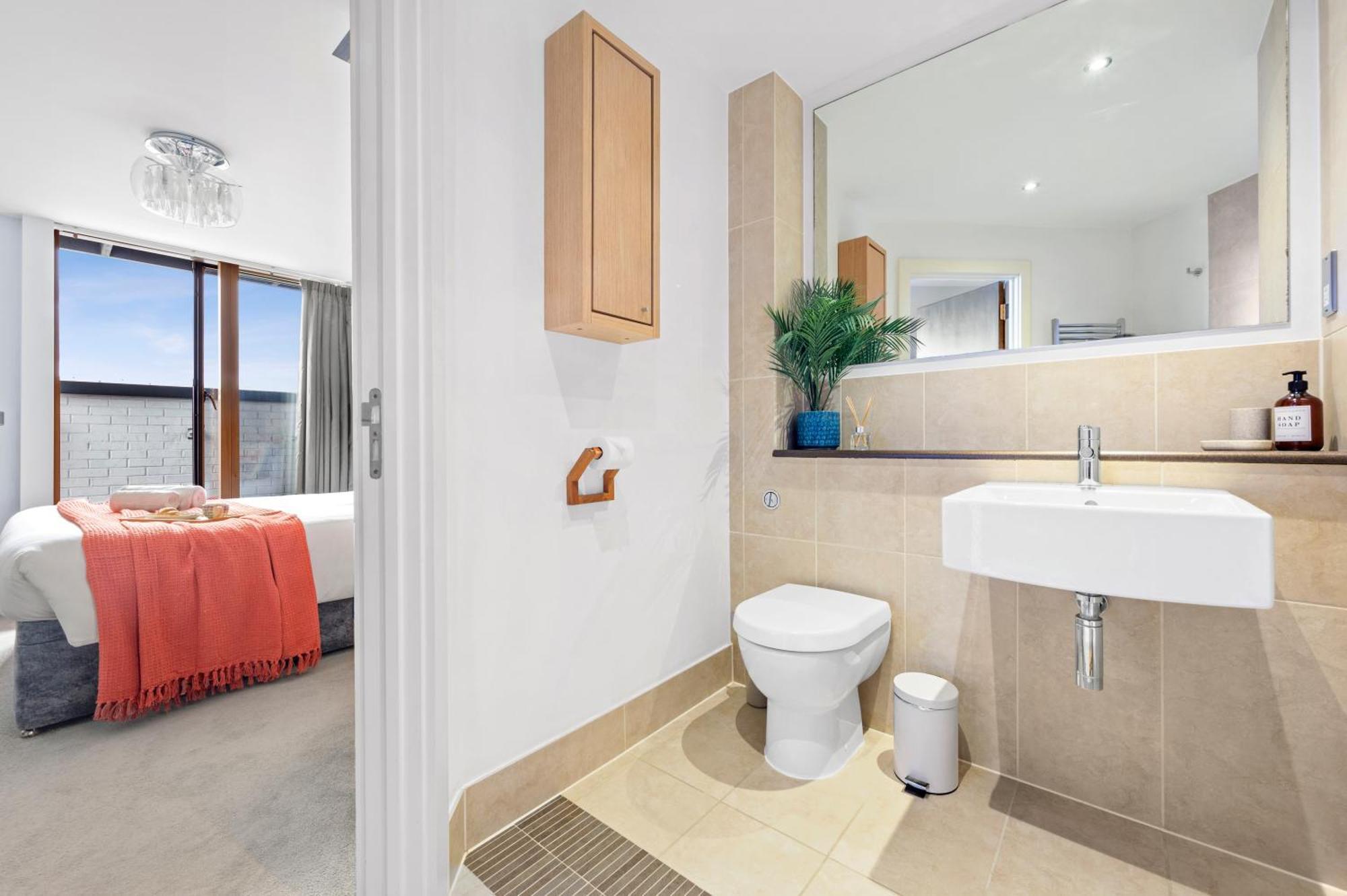Apartamento With Balcony & Secure Parking Manchester